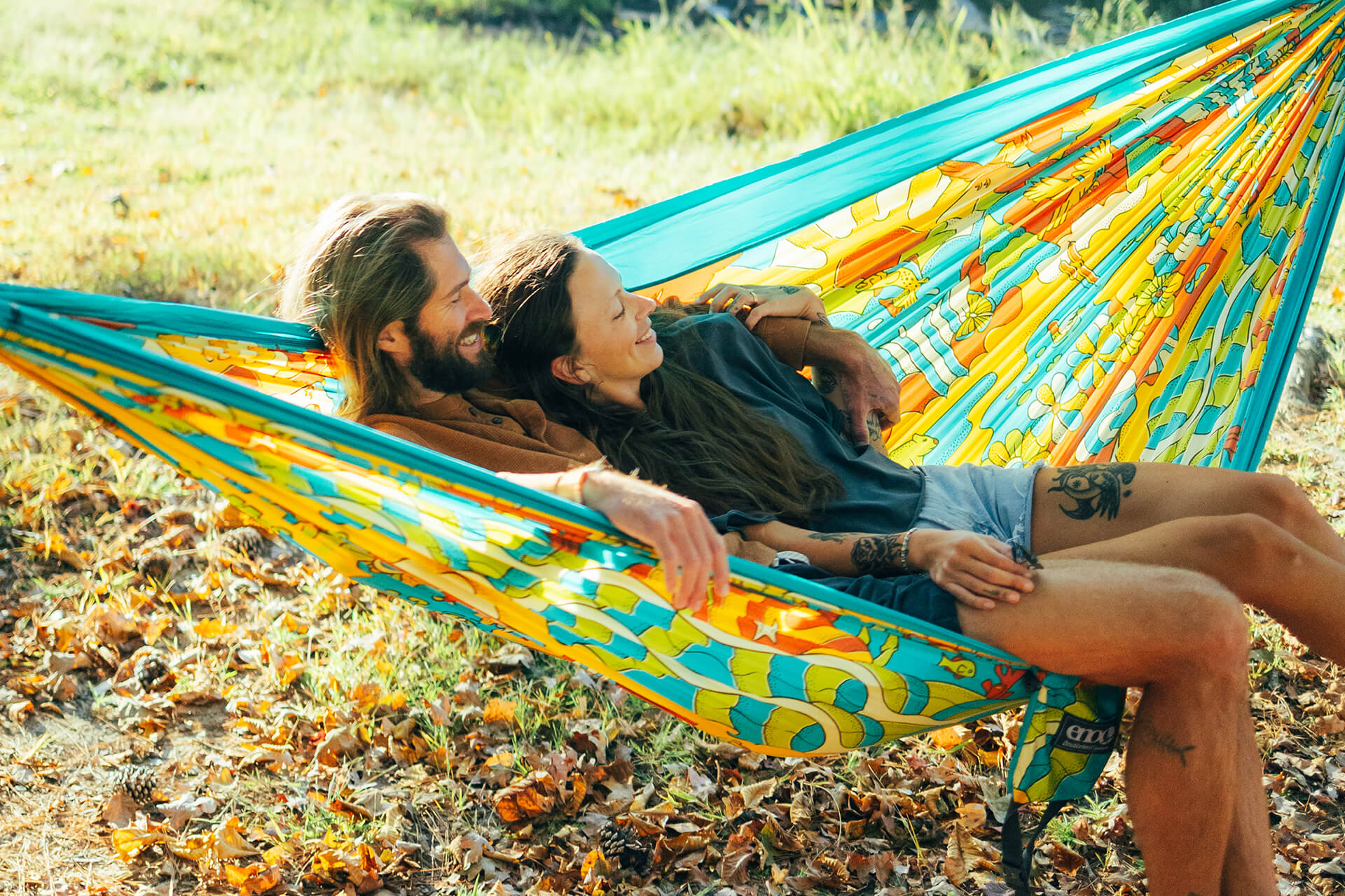 Vibrant Earth Giving Back Hammock - Image 3